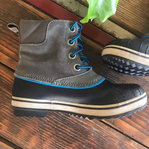 SOLD EUC Grey Sorel Waterproof Boots - Picture 3 of 6